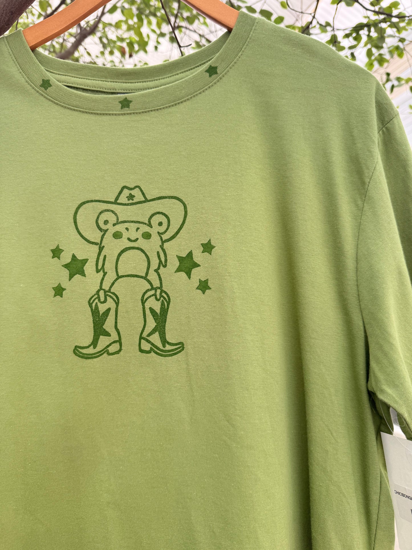 CHICIBONGI GREEN COWBOY FROG TEE