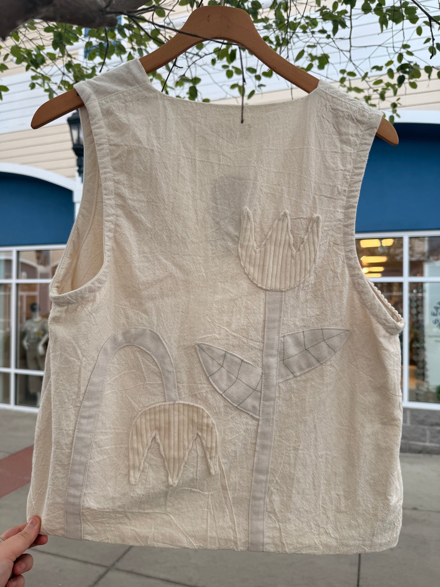 EYG BEIGE FLOWER VEST